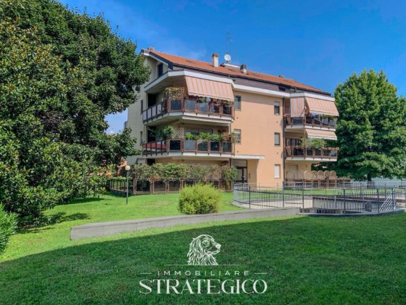 Appartamento trilocale in vendita ad Arona suul Lago Maggiore