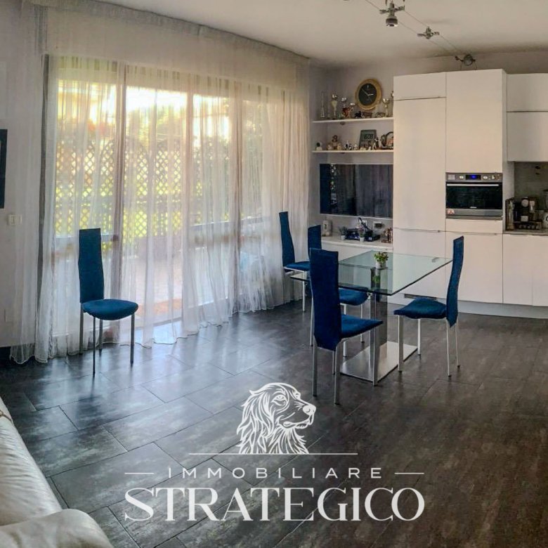 Appartamento trilocale in vendita ad Arona suul Lago Maggiore
