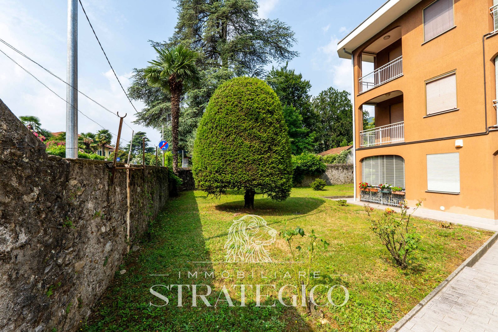 Lesa — Bilocale completamente ristrutturato con box e cantina a pochi passi dal Lago Maggiore