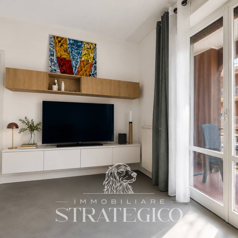 Lesa — Bilocale completamente ristrutturato con box e cantina a pochi passi dal Lago Maggiore