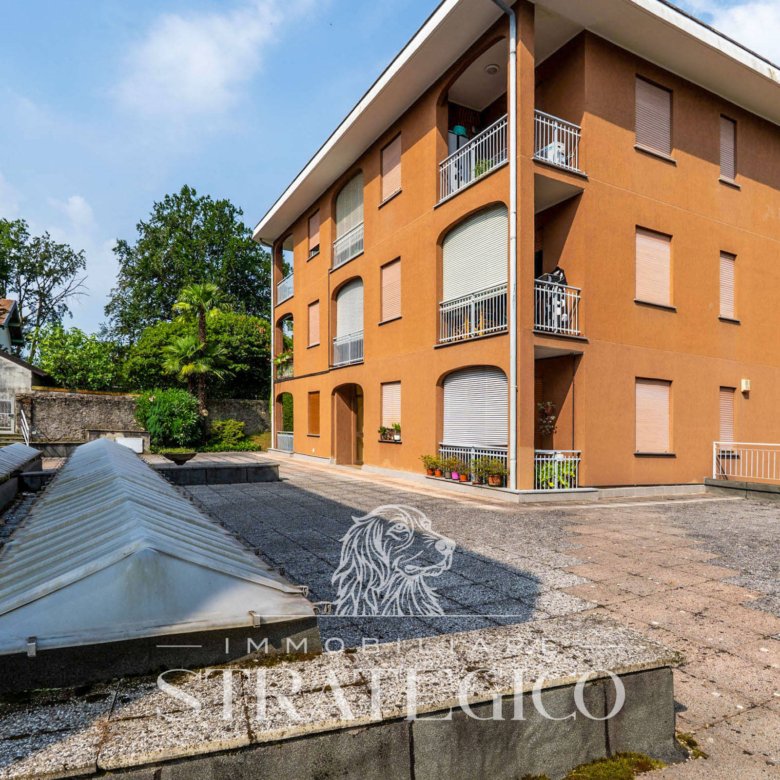 Lesa — Bilocale completamente ristrutturato con box e cantina a pochi passi dal Lago Maggiore