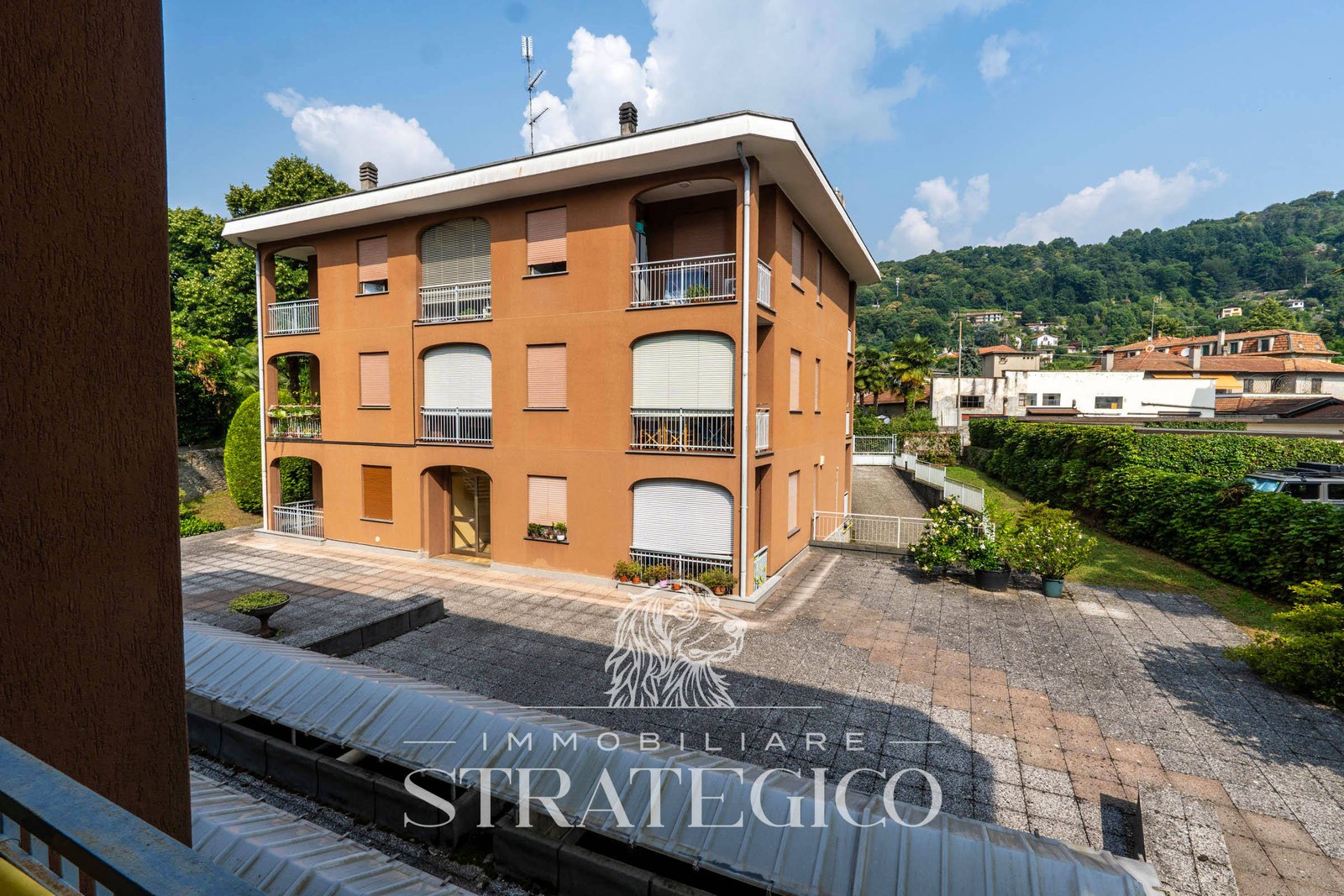 Lesa — Bilocale completamente ristrutturato con box e cantina a pochi passi dal Lago Maggiore