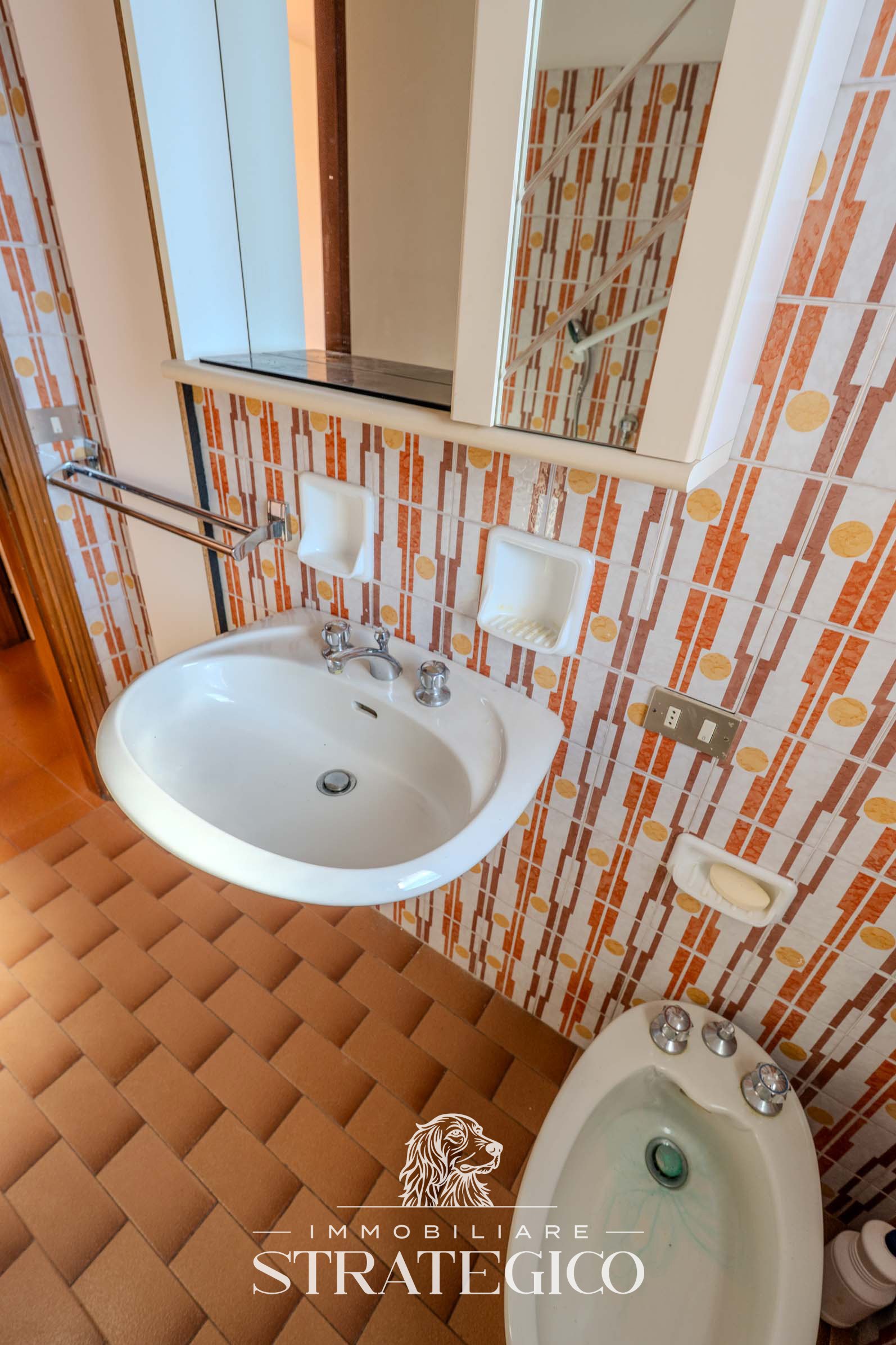 fosseno-appartamento-vista-lago-con-box_024