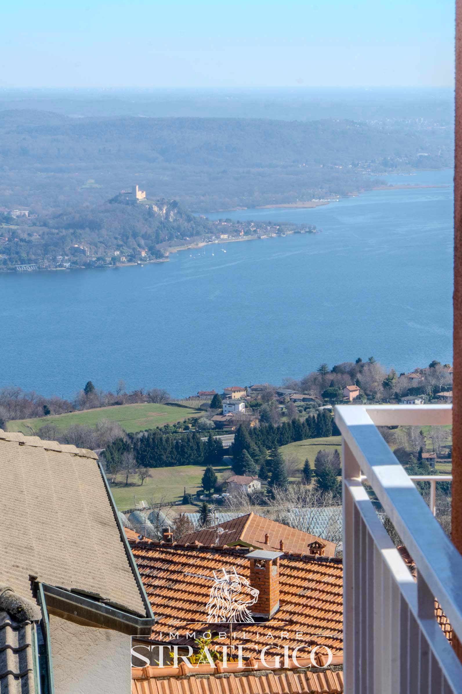 fosseno-appartamento-vista-lago-con-box_035