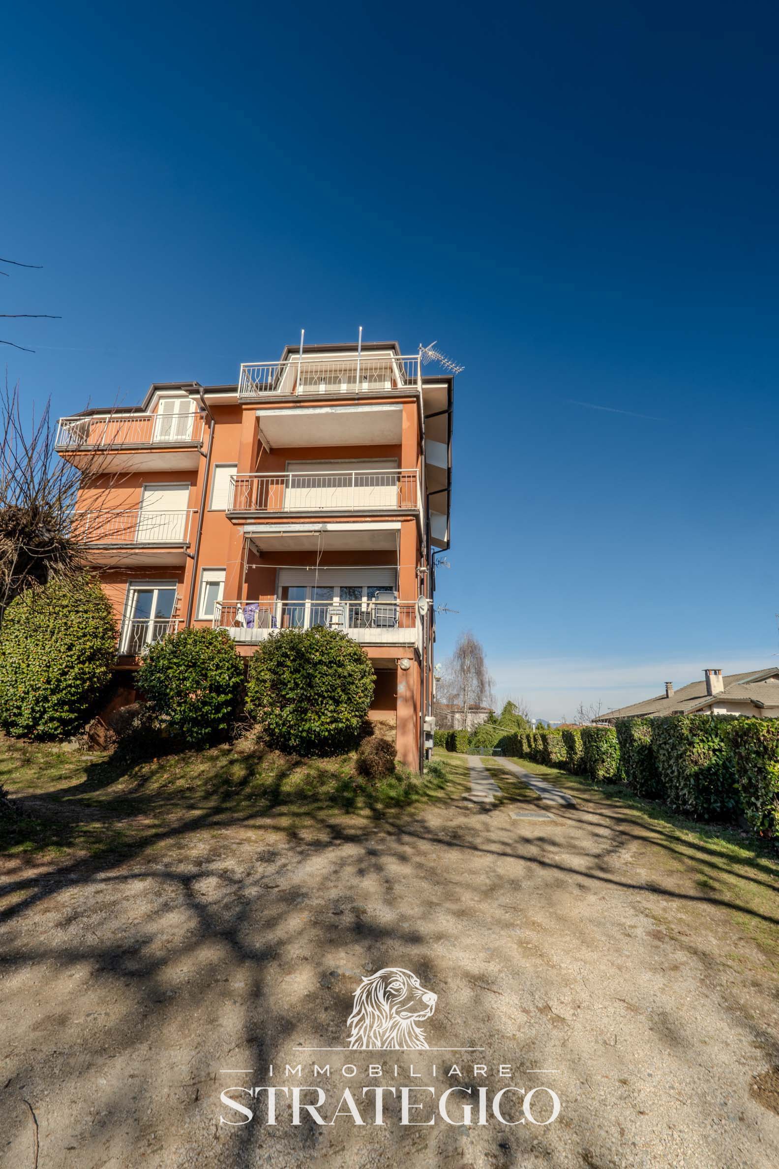 fosseno-appartamento-vista-lago-con-box_049