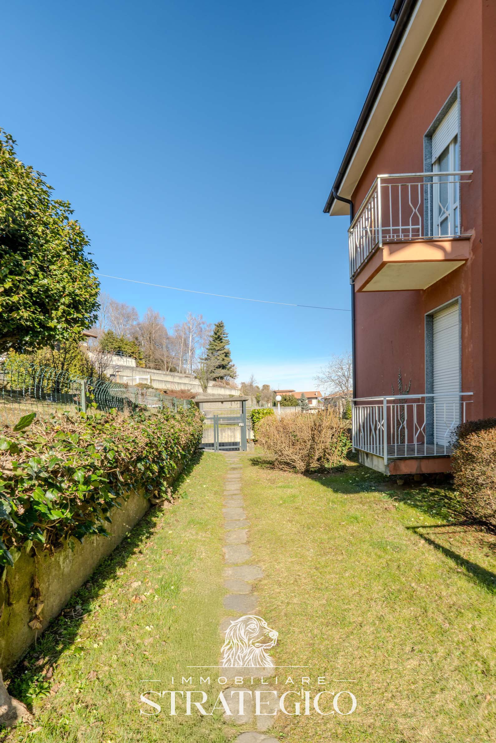 fosseno-appartamento-vista-lago-con-box_052