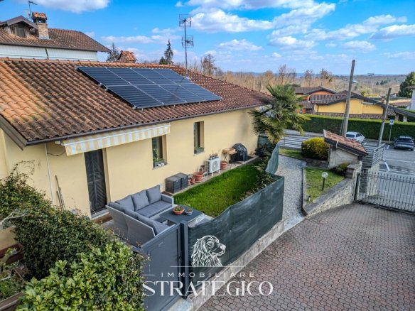 Paruzzaro — Trilocale completamente ristrutturato con giardino, domotica e fotovoltaico