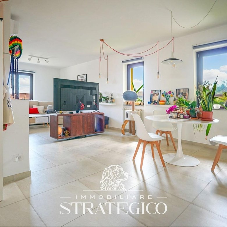 Paruzzaro — Trilocale completamente ristrutturato con giardino, domotica e fotovoltaico