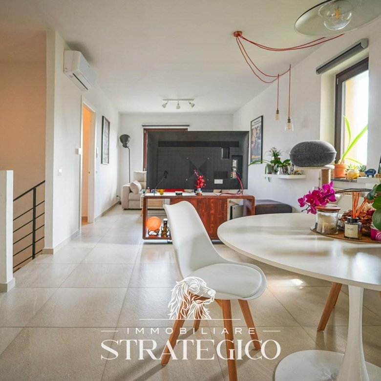 Paruzzaro — Trilocale completamente ristrutturato con giardino, domotica e fotovoltaico