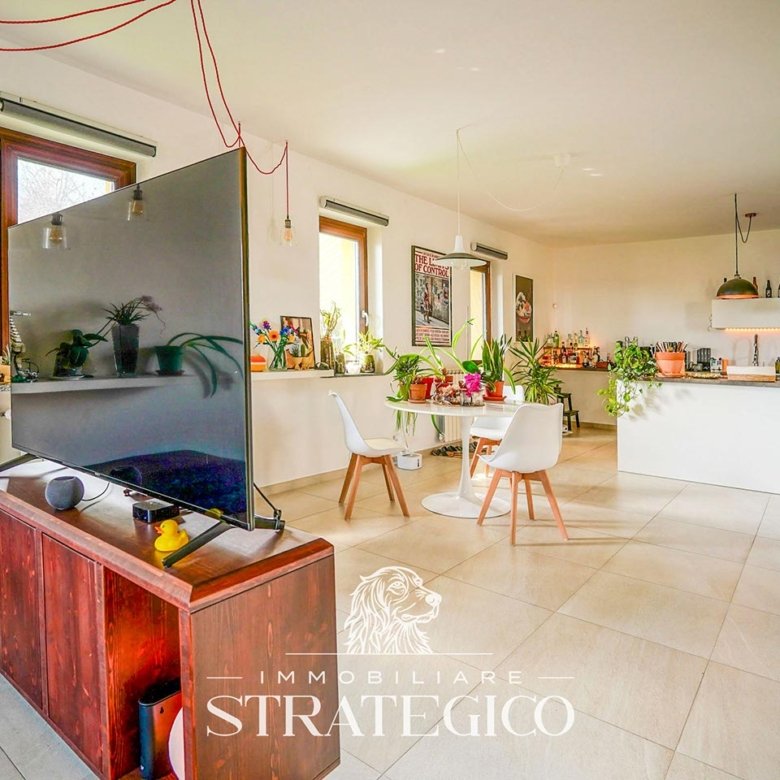 Paruzzaro — Trilocale completamente ristrutturato con giardino, domotica e fotovoltaico