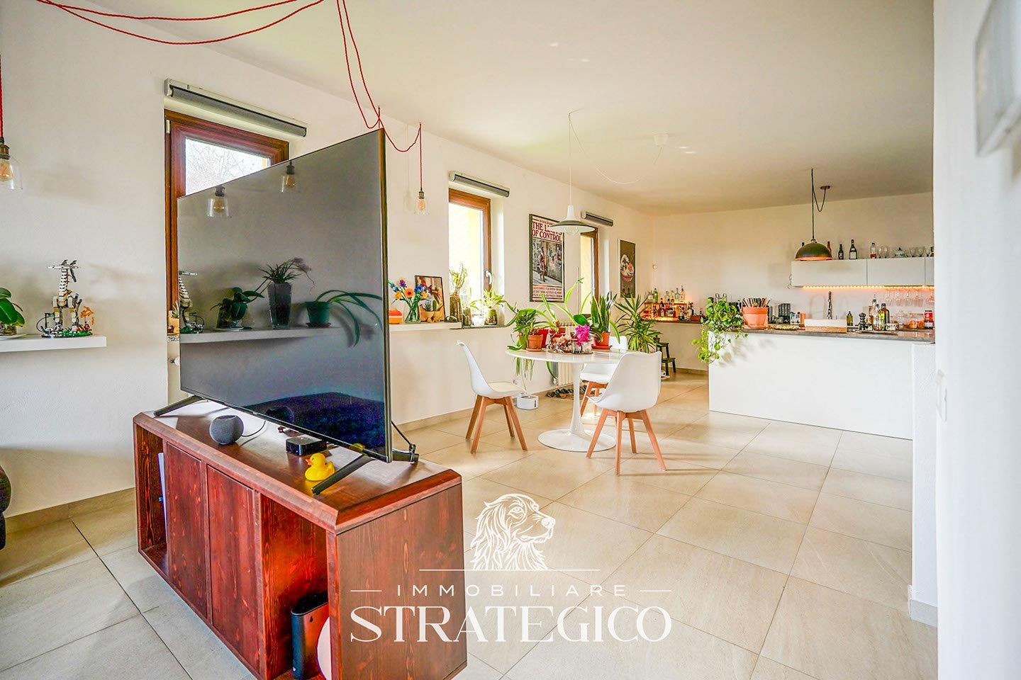 Paruzzaro — Trilocale completamente ristrutturato con giardino, domotica e fotovoltaico