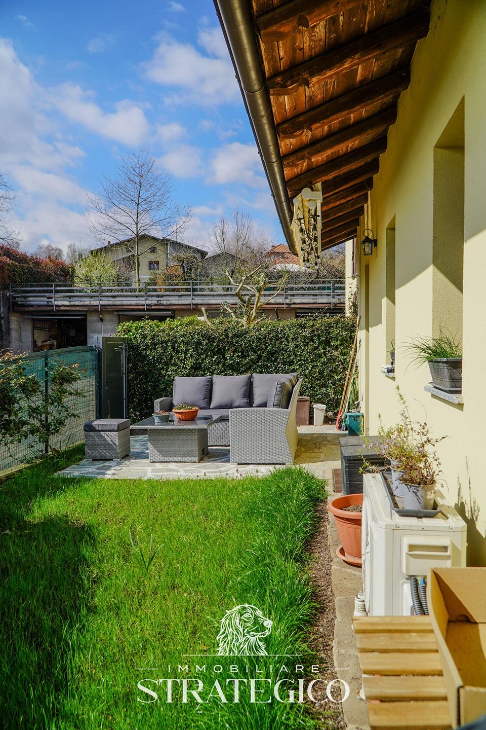 Paruzzaro — Trilocale completamente ristrutturato con giardino, domotica e fotovoltaico