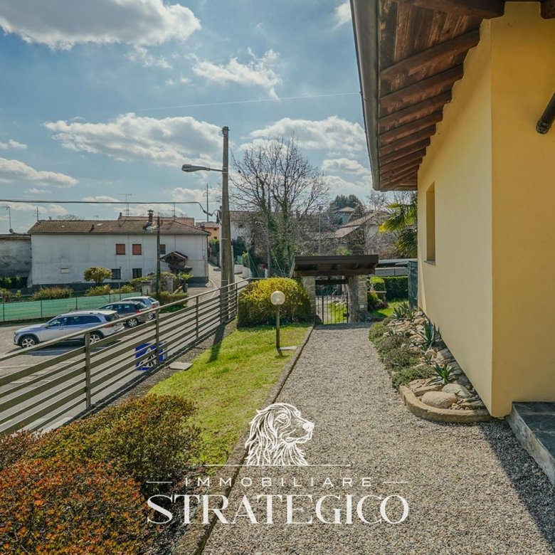 Paruzzaro — Trilocale completamente ristrutturato con giardino, domotica e fotovoltaico