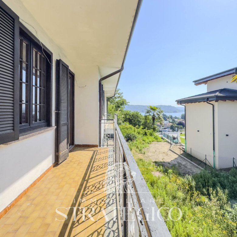 Dormelletto — Villa indipendente con giardino e vista lago