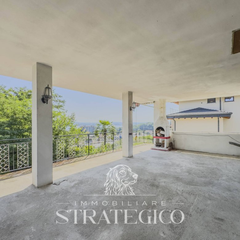 Dormelletto — Villa indipendente con giardino e vista lago