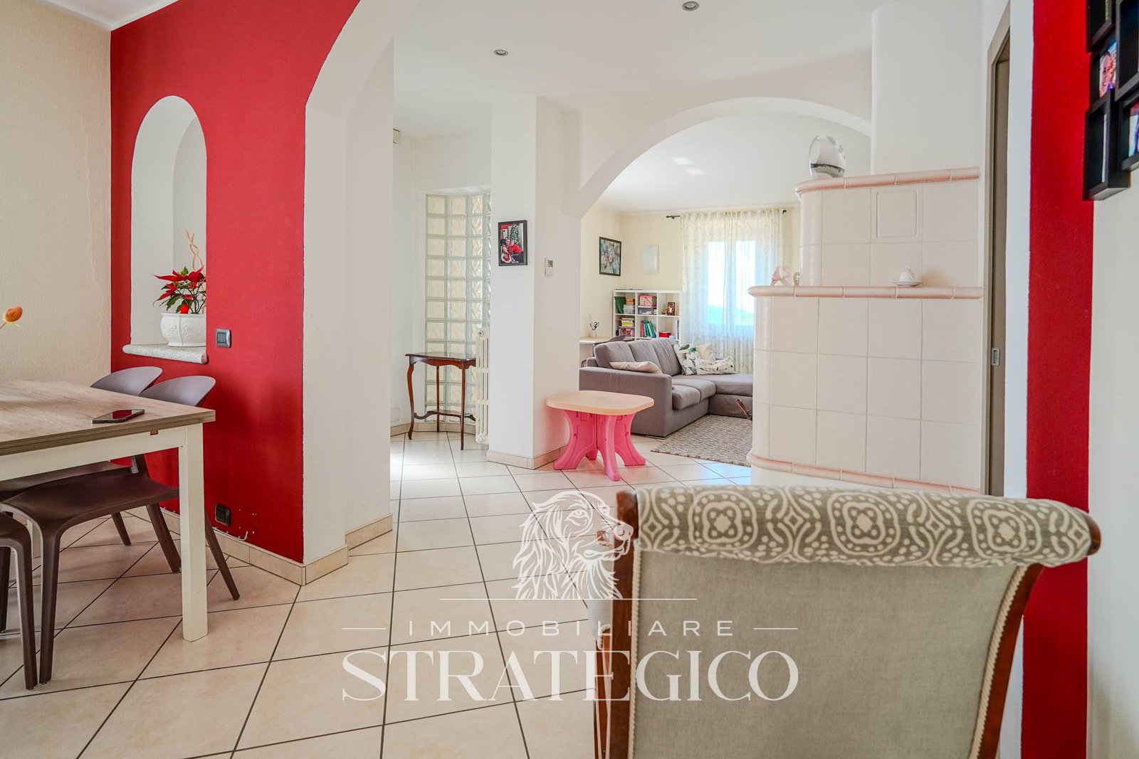 Pisano — Villa su 3 livelli + ampio fabbricato + terreno indipendente