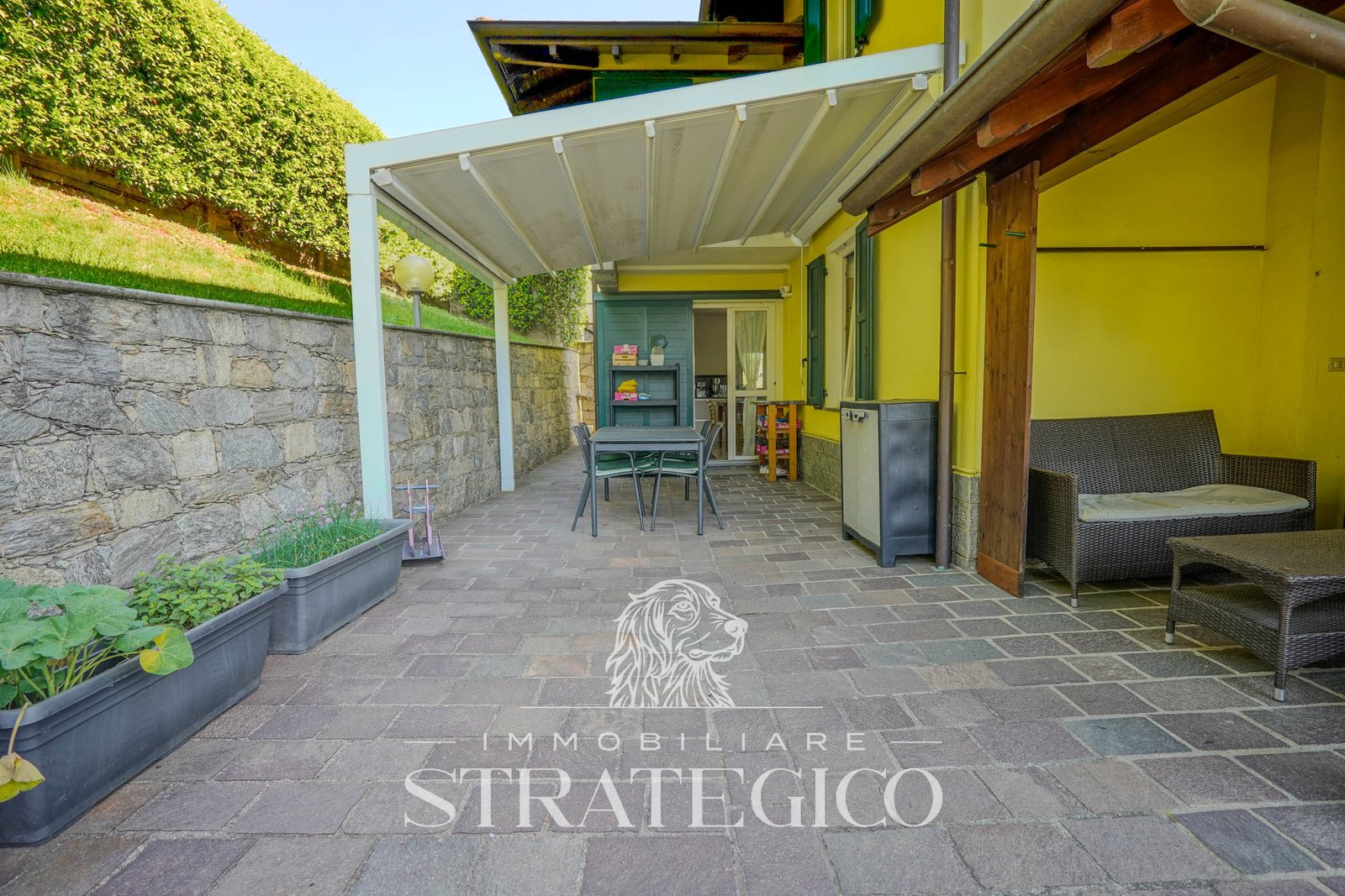 Pisano — Villa su 3 livelli + ampio fabbricato + terreno indipendente