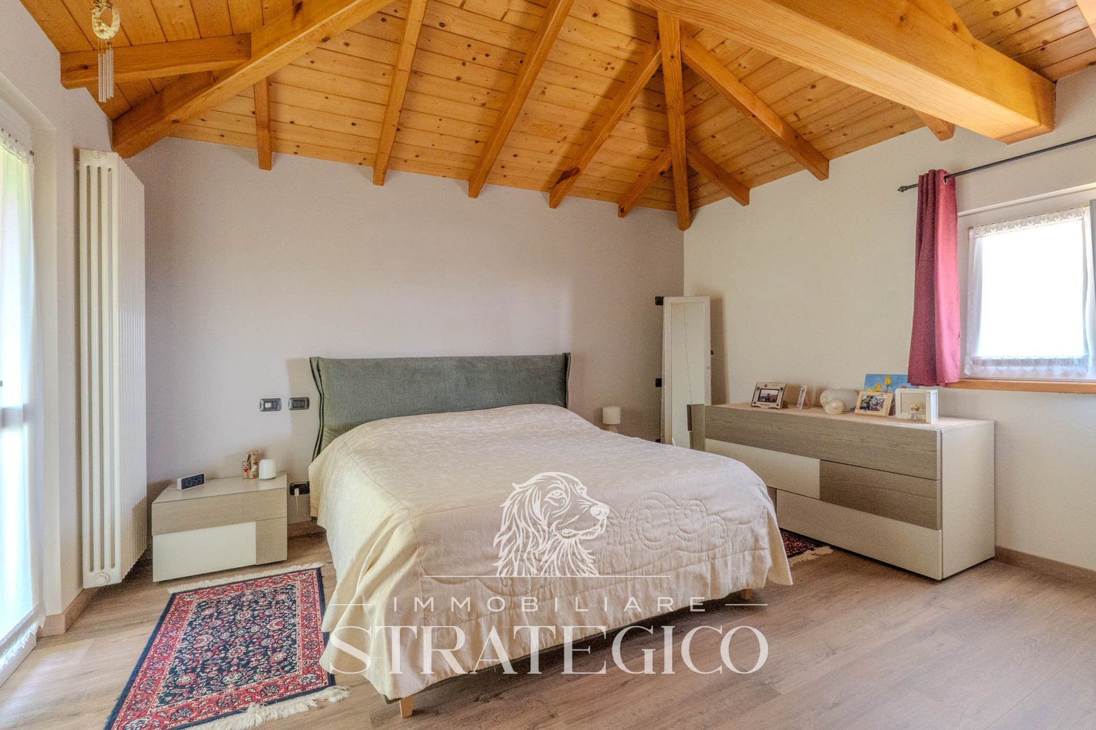 Pisano — Villa su 3 livelli + ampio fabbricato + terreno indipendente