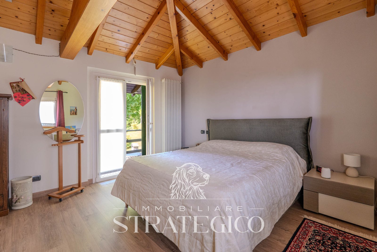 Pisano — Villa su 3 livelli + ampio fabbricato + terreno indipendente