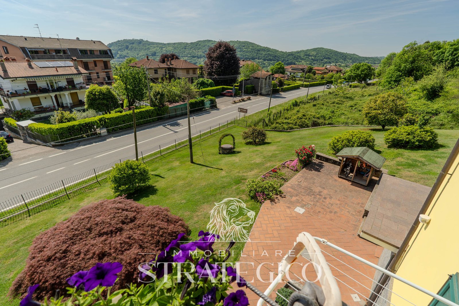 Pisano — Villa su 3 livelli + ampio fabbricato + terreno indipendente