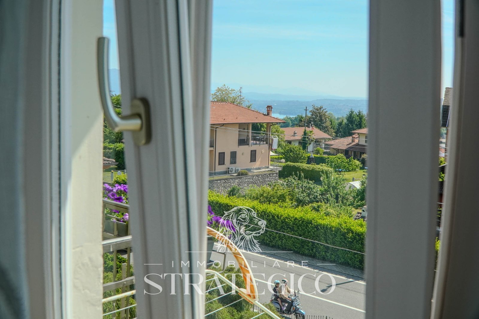 Pisano — Villa su 3 livelli + ampio fabbricato + terreno indipendente