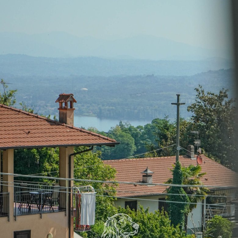 Pisano — Villa su 3 livelli + ampio fabbricato + terreno indipendente