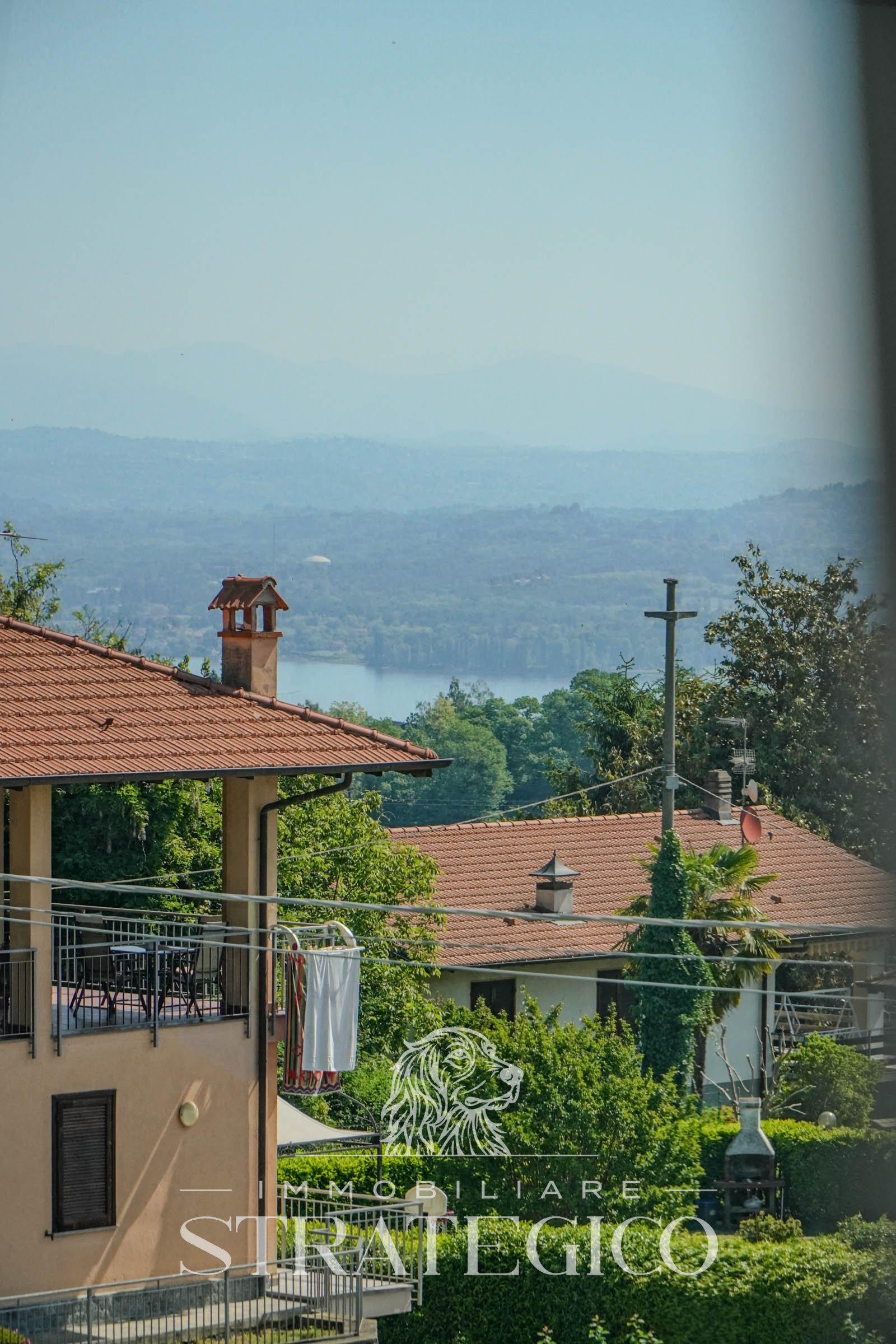 Pisano — Villa su 3 livelli + ampio fabbricato + terreno indipendente