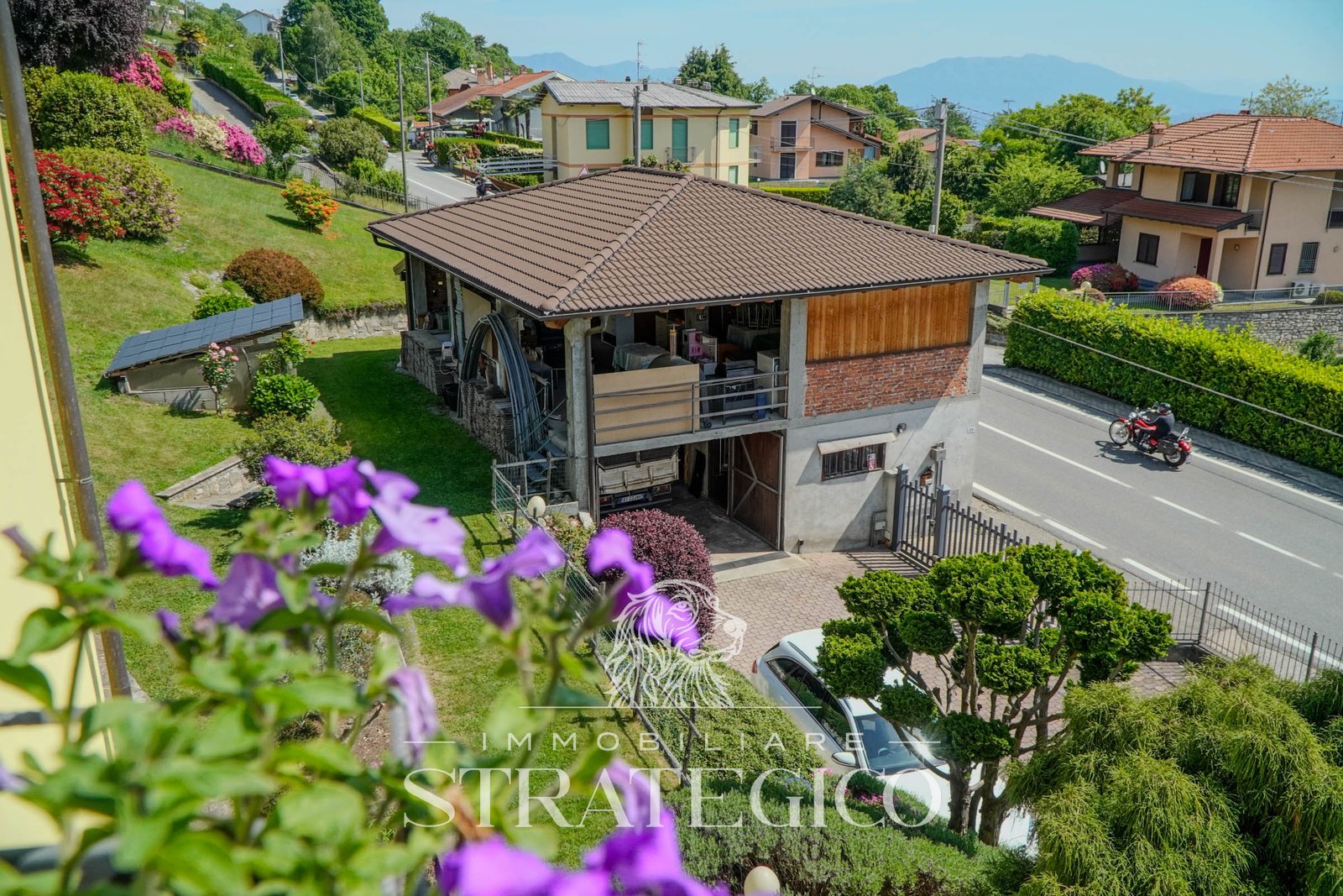 Pisano — Villa su 3 livelli + ampio fabbricato + terreno indipendente