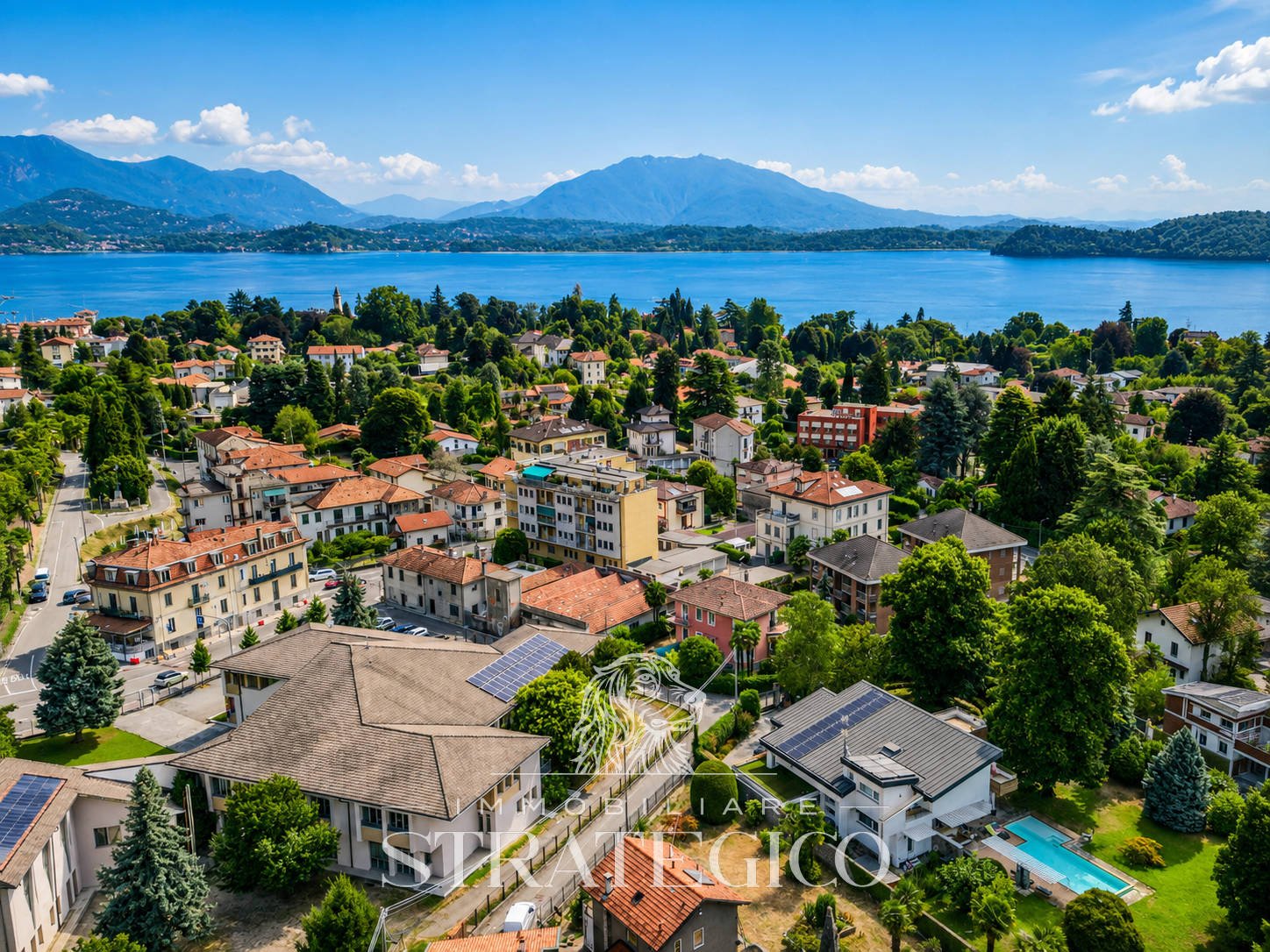 Lesa — Villa indipendente con giardino sul Lago Maggiore