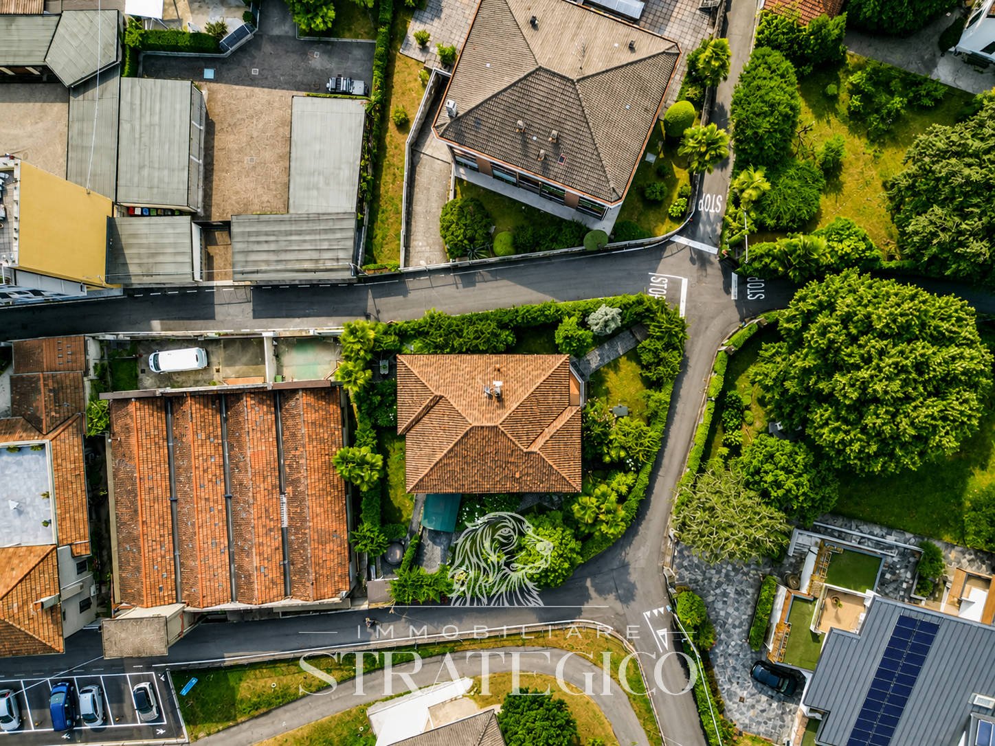 Lesa — Villa indipendente con giardino sul Lago Maggiore