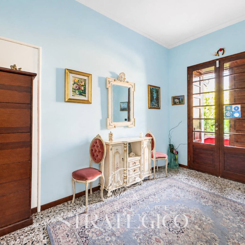 Lesa — Villa indipendente con giardino sul Lago Maggiore