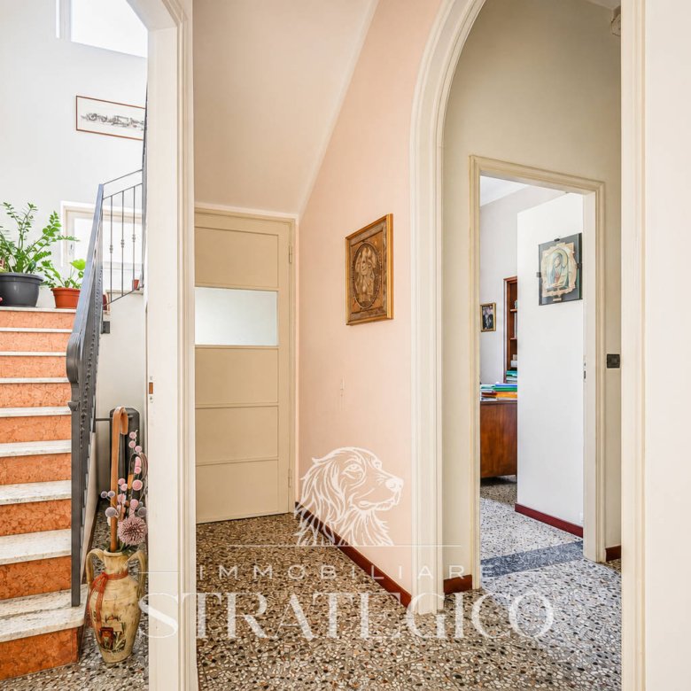 Lesa — Villa indipendente con giardino sul Lago Maggiore