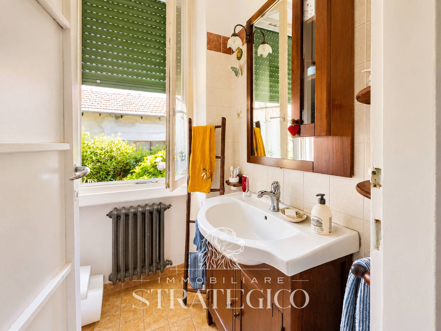 Lesa — Villa indipendente con giardino sul Lago Maggiore