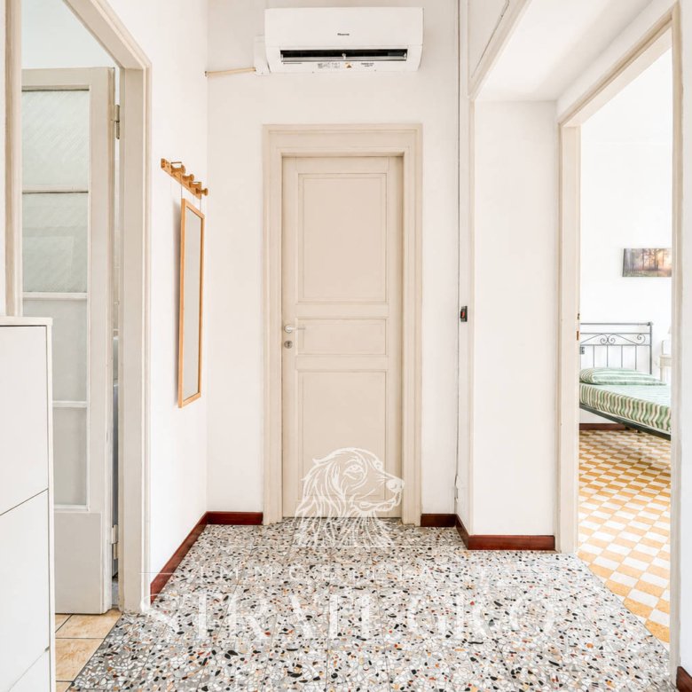 Lesa — Villa indipendente con giardino sul Lago Maggiore
