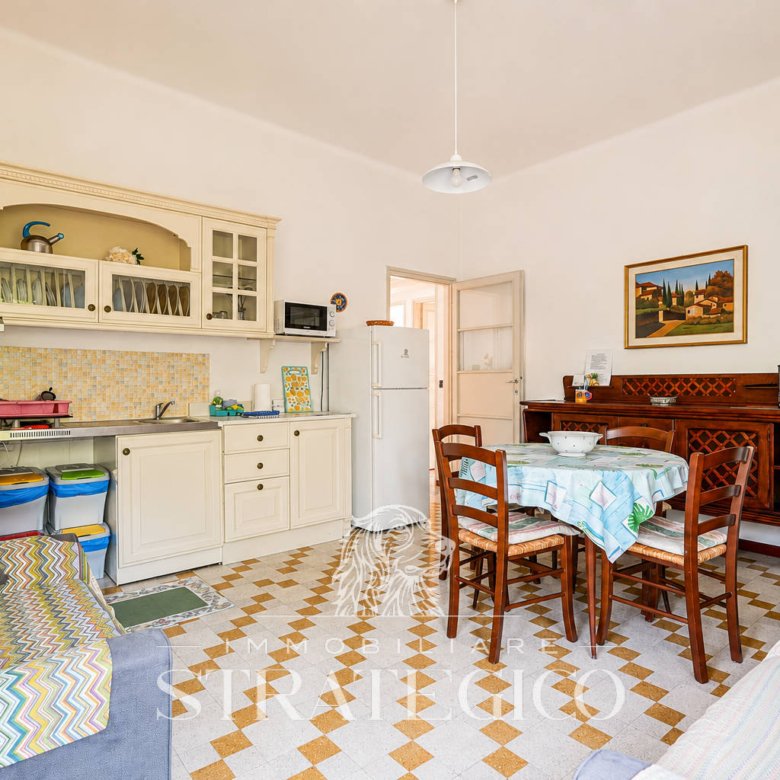 Lesa — Villa indipendente con giardino sul Lago Maggiore