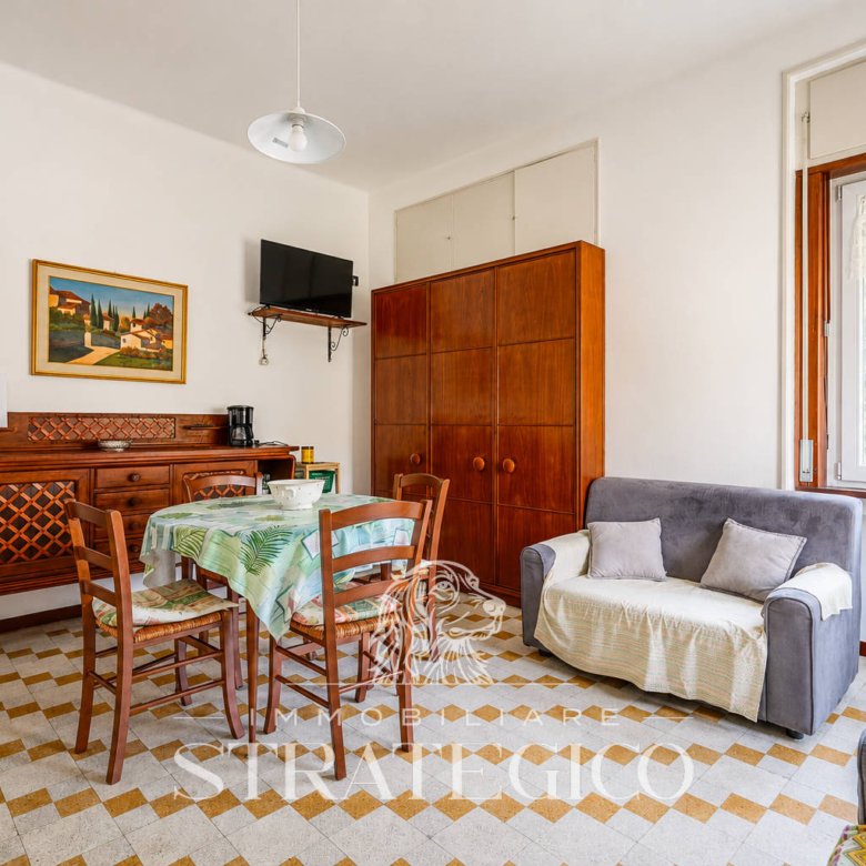 Lesa — Villa indipendente con giardino sul Lago Maggiore