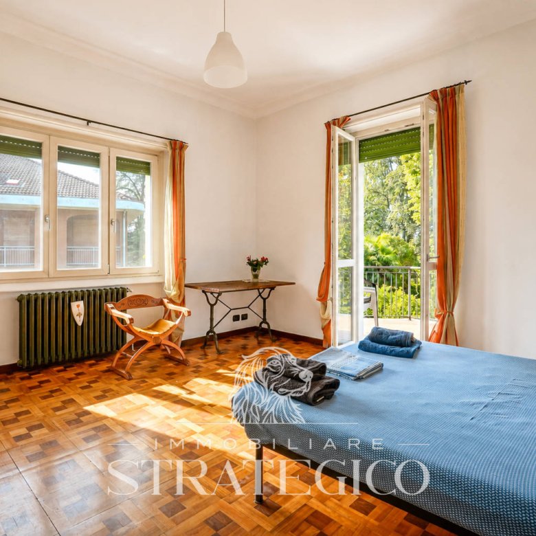 Lesa — Villa indipendente con giardino sul Lago Maggiore