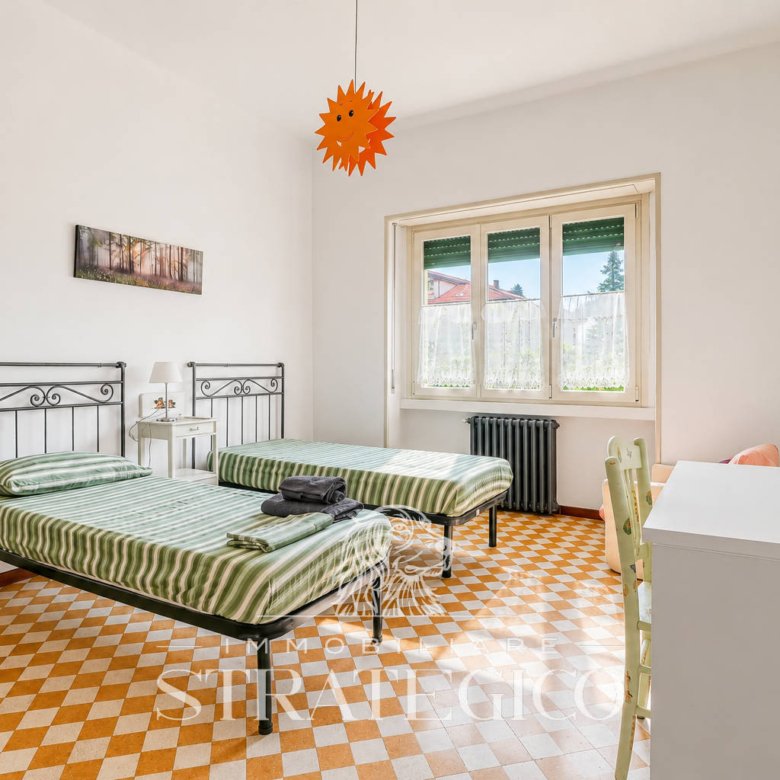 Lesa — Villa indipendente con giardino sul Lago Maggiore
