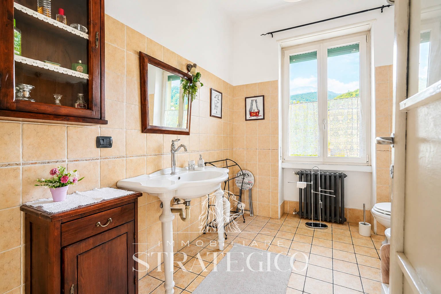 Lesa — Villa indipendente con giardino sul Lago Maggiore