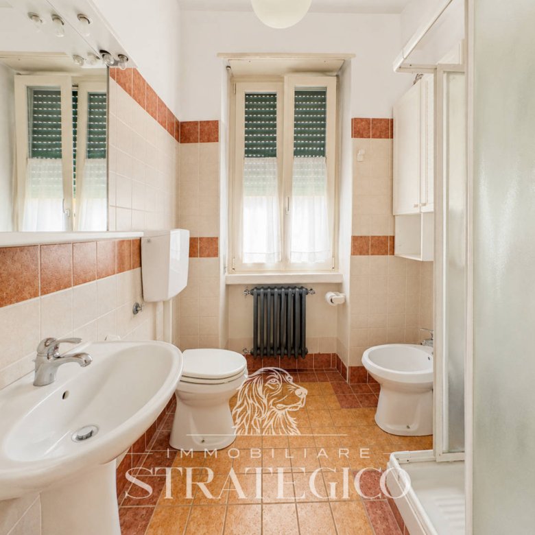 Lesa — Villa indipendente con giardino sul Lago Maggiore