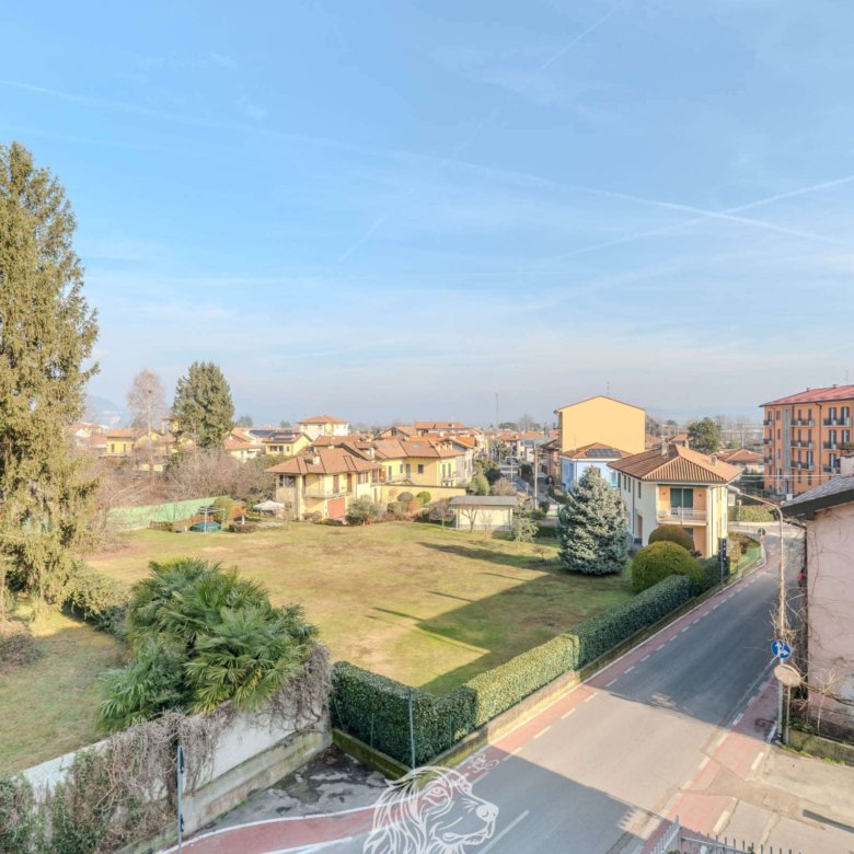 Arona — Ampio appartamento in affitto vicino al centro