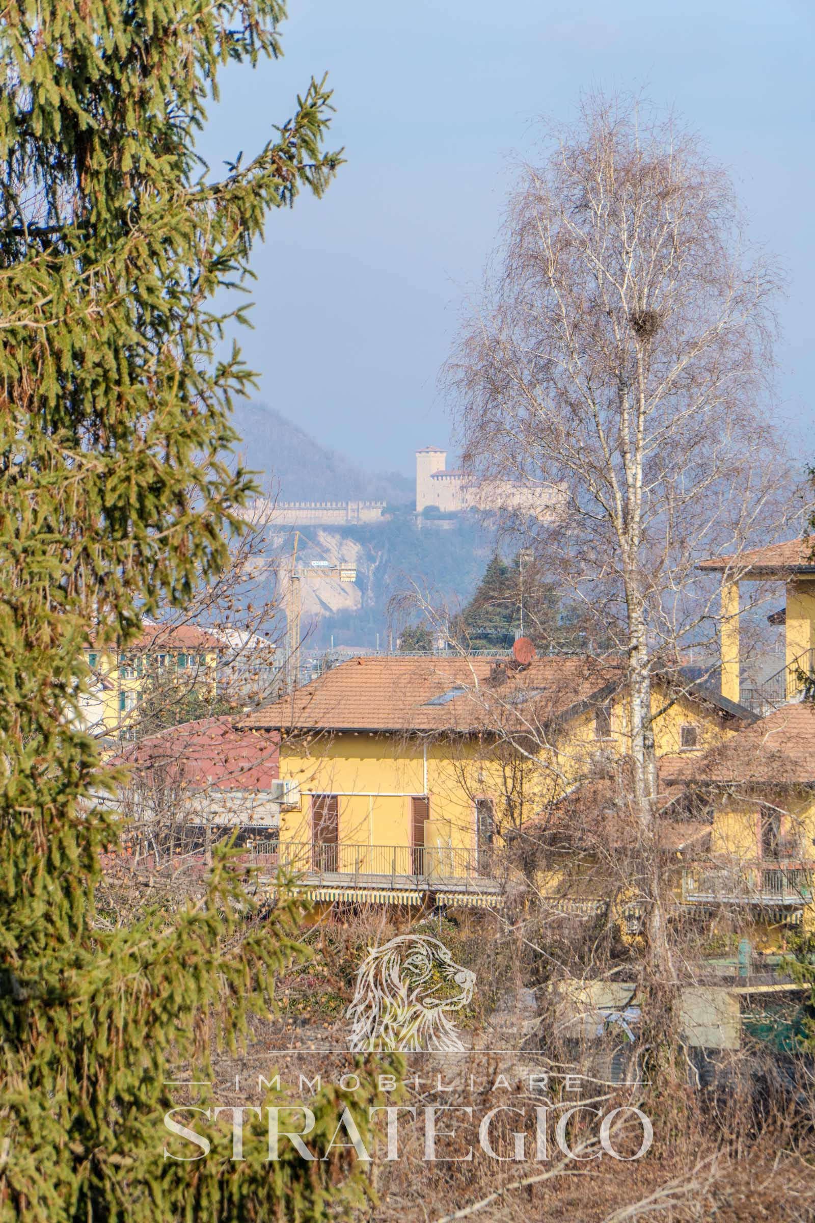 Arona — Ampio appartamento in affitto vicino al centro