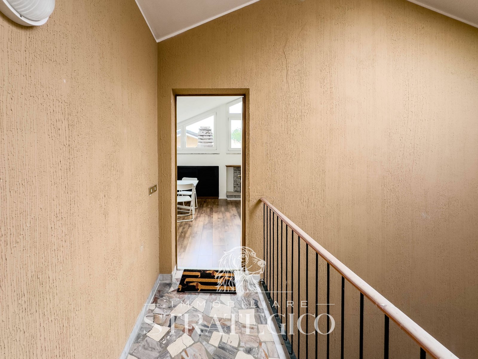 Pisano — Mansarda luminosa con terrazzo panoramico vista Lago Maggiore
