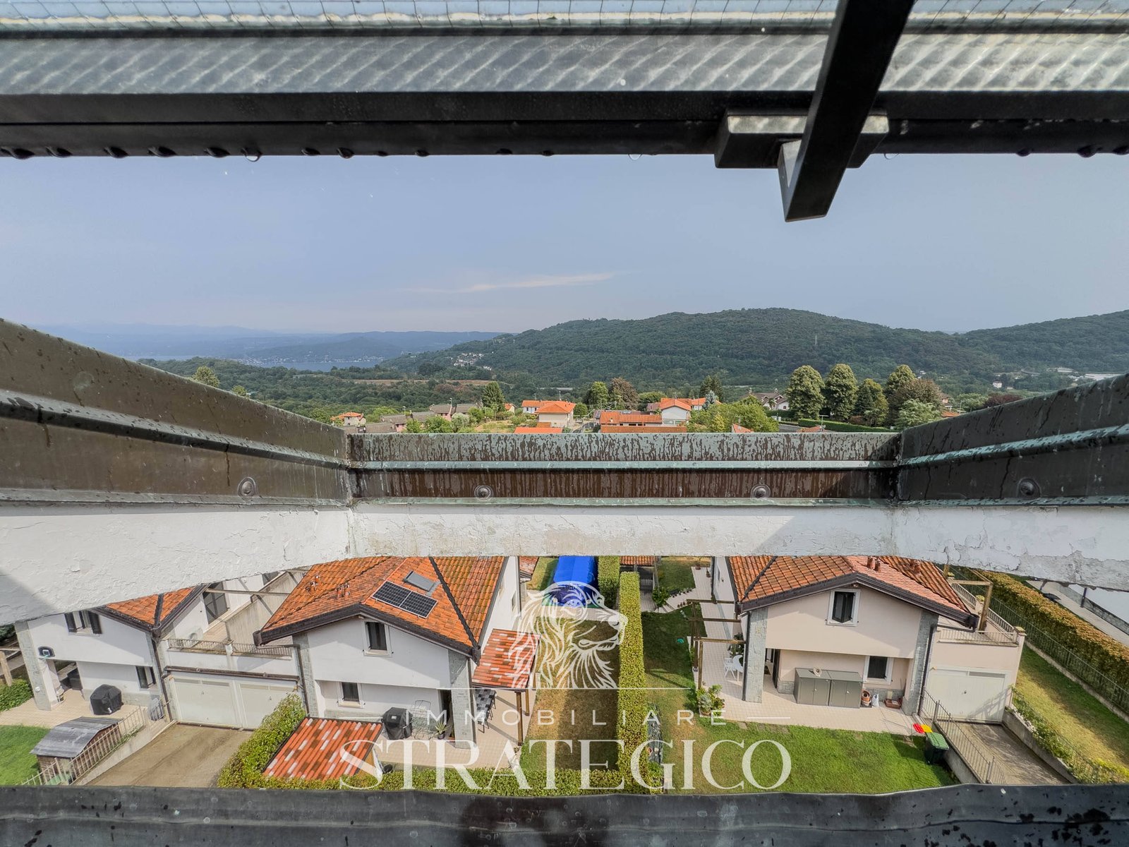 Pisano — Mansarda luminosa con terrazzo panoramico vista Lago Maggiore