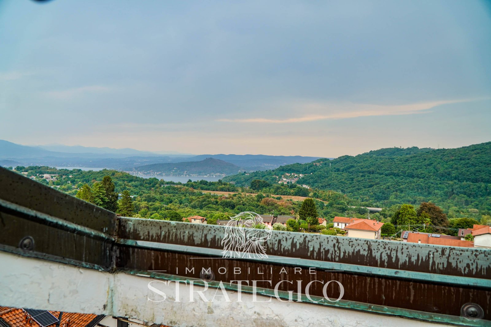 Pisano — Mansarda luminosa con terrazzo panoramico vista Lago Maggiore