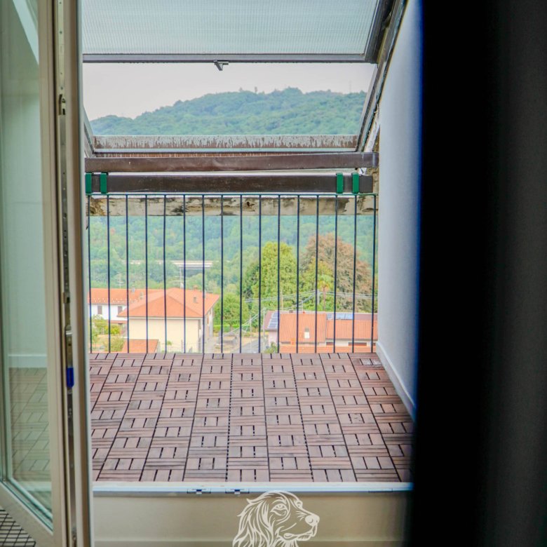 Pisano — Mansarda luminosa con terrazzo panoramico vista Lago Maggiore
