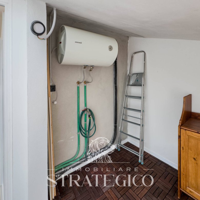 Pisano — Mansarda luminosa con terrazzo panoramico vista Lago Maggiore