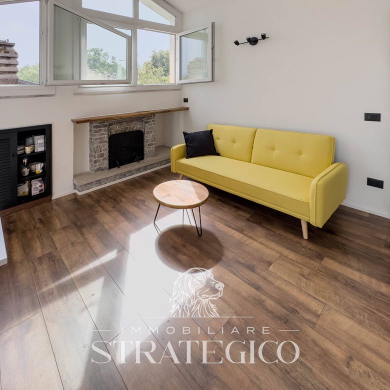 Pisano — Mansarda luminosa con terrazzo panoramico vista Lago Maggiore