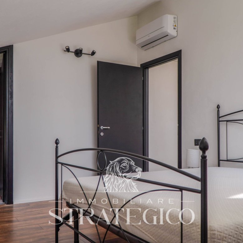 Pisano — Mansarda luminosa con terrazzo panoramico vista Lago Maggiore