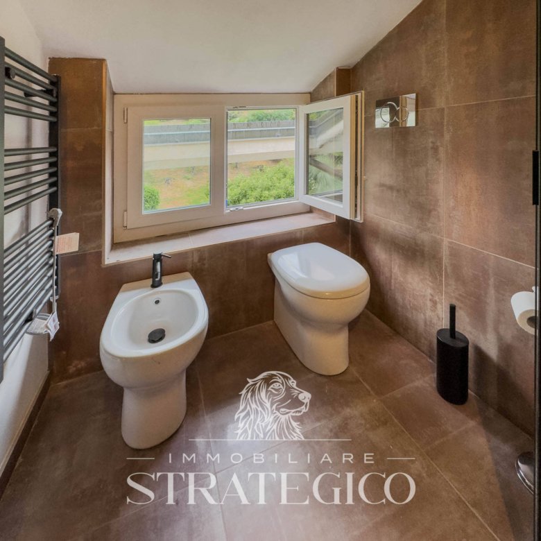 Pisano — Mansarda luminosa con terrazzo panoramico vista Lago Maggiore